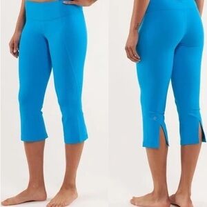 Lulu Lemon Blue Cropped Leggings